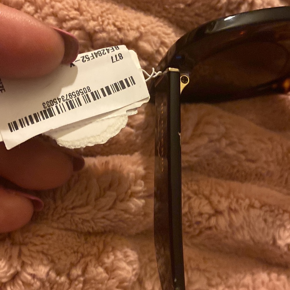 Authentic Burberry woman’s sunglasses 🕶️ 😎 - Picture 7 of 9